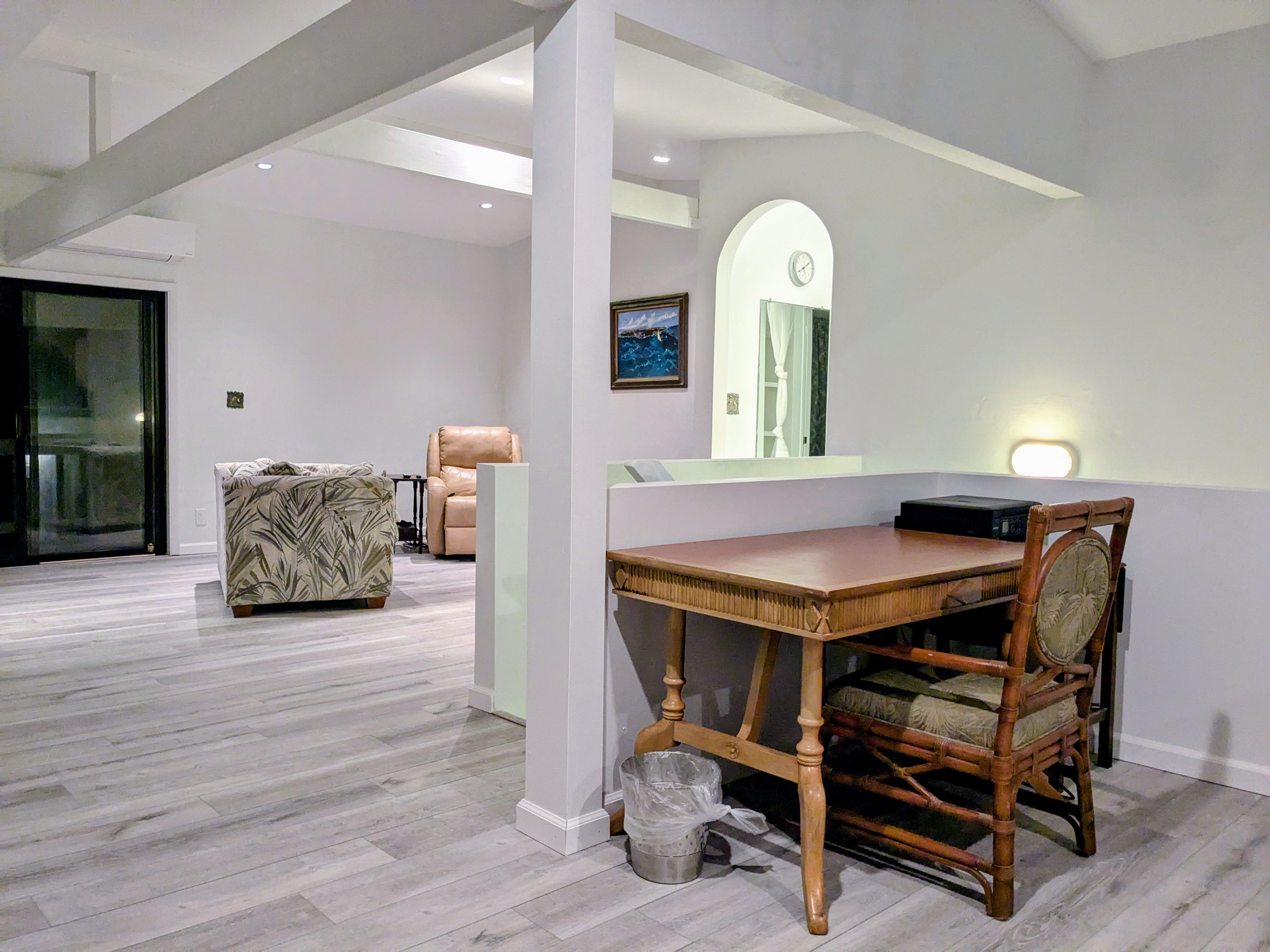 Open living area with tropical furnishings