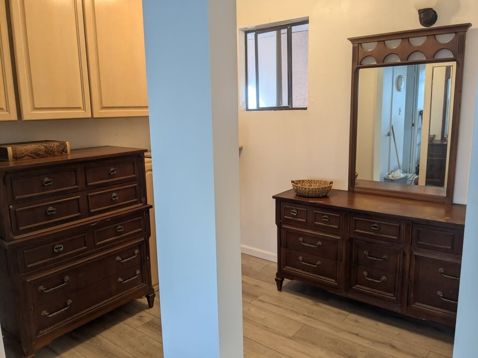 Living room with sliding door to lanai and ocean